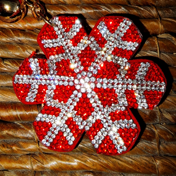 🛍$28 SALE🛍 Blingin' Puff Keychain Rhinestone Festive 3D Snowflake GIFT IDEA - Picture 5 of 13